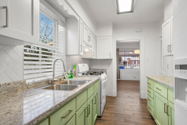 Building Photo - 3800 Morehead Ave
