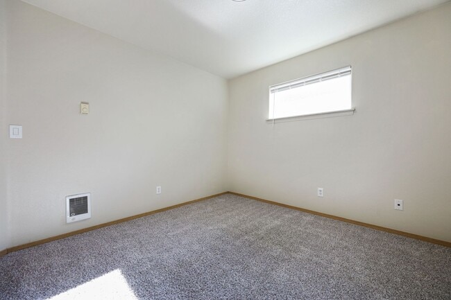 Building Photo - 4bed/2.5 Bathroom house - SE Portland