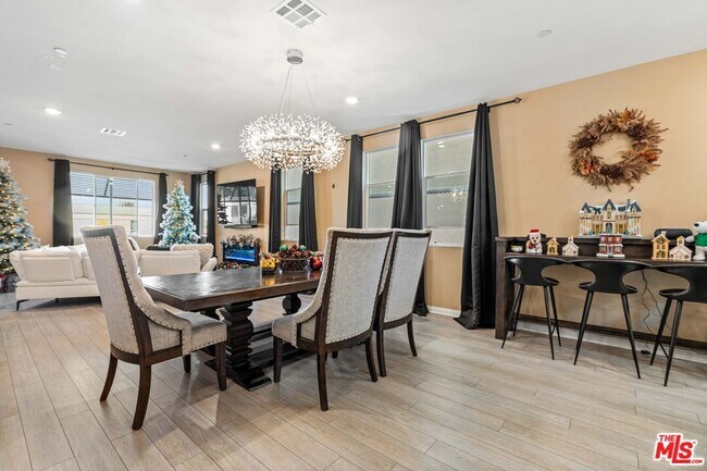 Building Photo - 720 Grace Ave