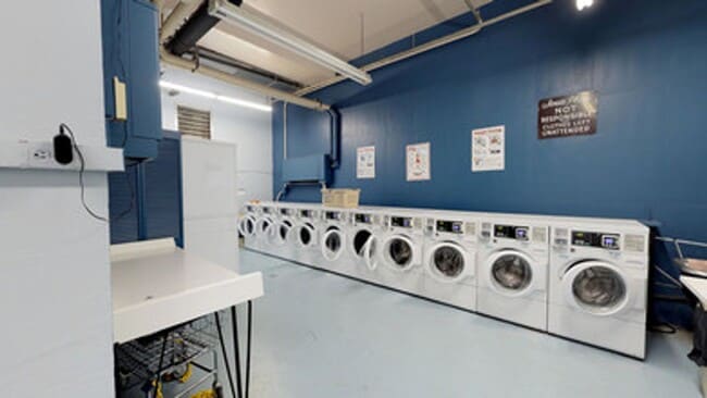 Building Photo - sp185