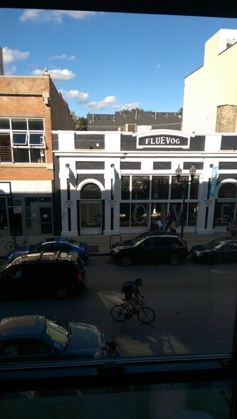 Building Photo - 1540 N Milwaukee Ave