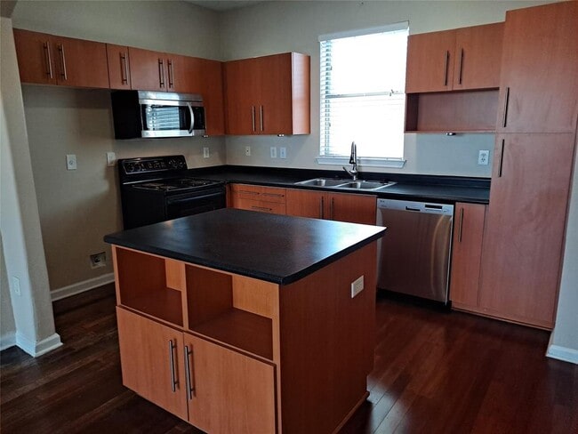 Building Photo - 11203 Ranch to Market Rd 2222