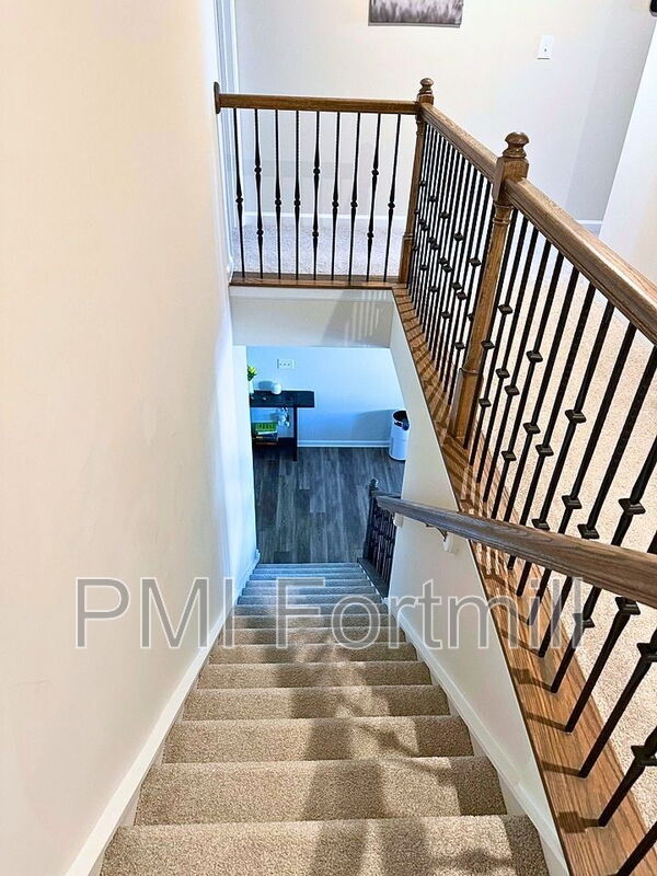 Building Photo - 8027 Overmeadow Ln