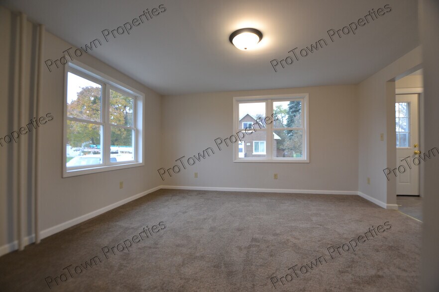 Building Photo - 333 Hughes Ave
