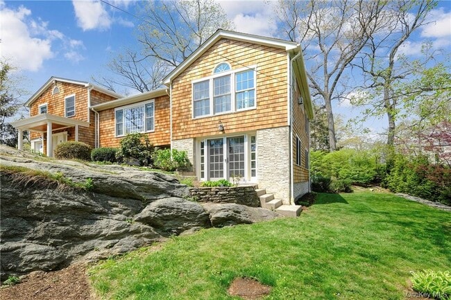 Building Photo - 38 Shadow Ln