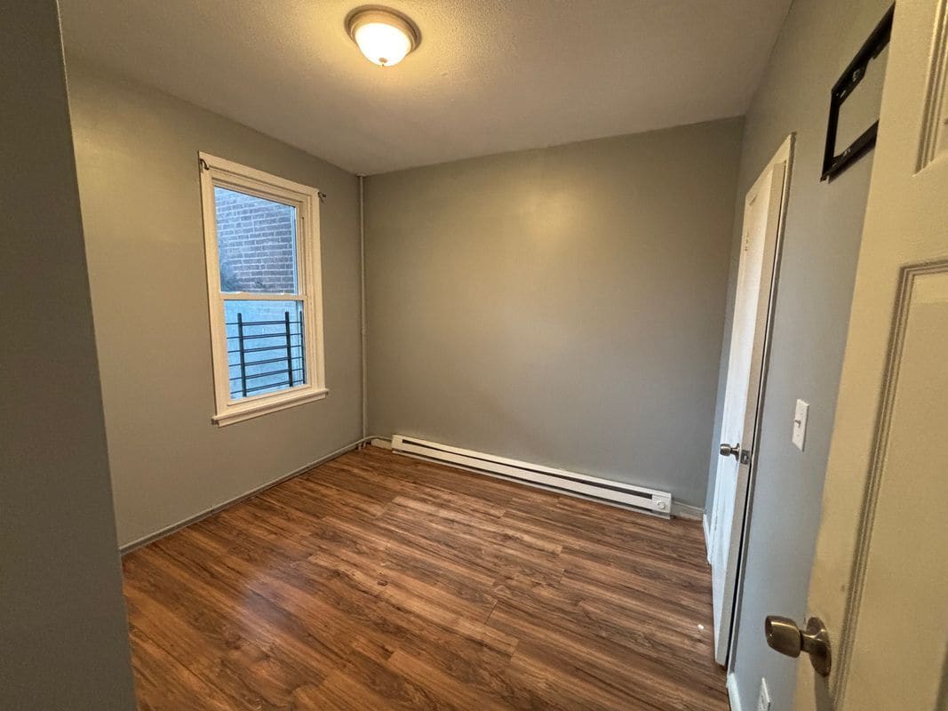 Building Photo - 2372 Main St