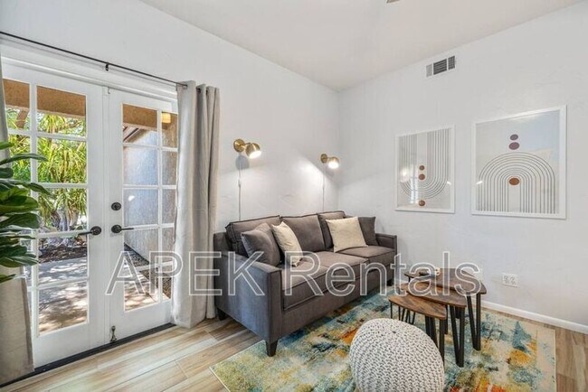 Building Photo - 79150 Ocotillo Dr