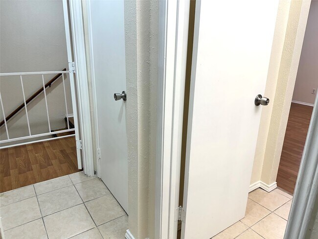 Building Photo - 1715 Moritz Dr