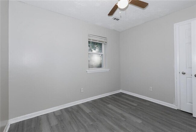 Building Photo - 2829 Belvedere Ln