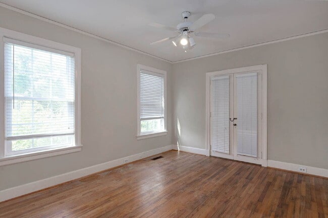 Building Photo - 1523 Dixon Dr