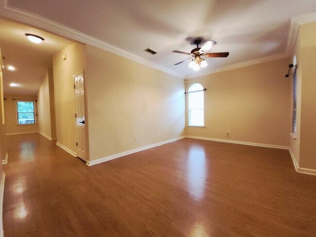 Building Photo - 8520 Hannary Cir