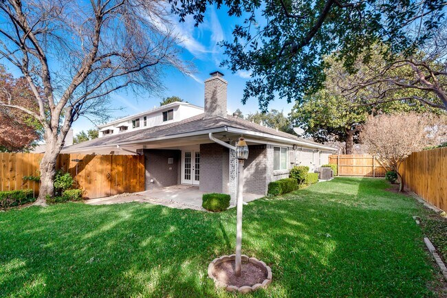 Building Photo - Overton Park Duplex!