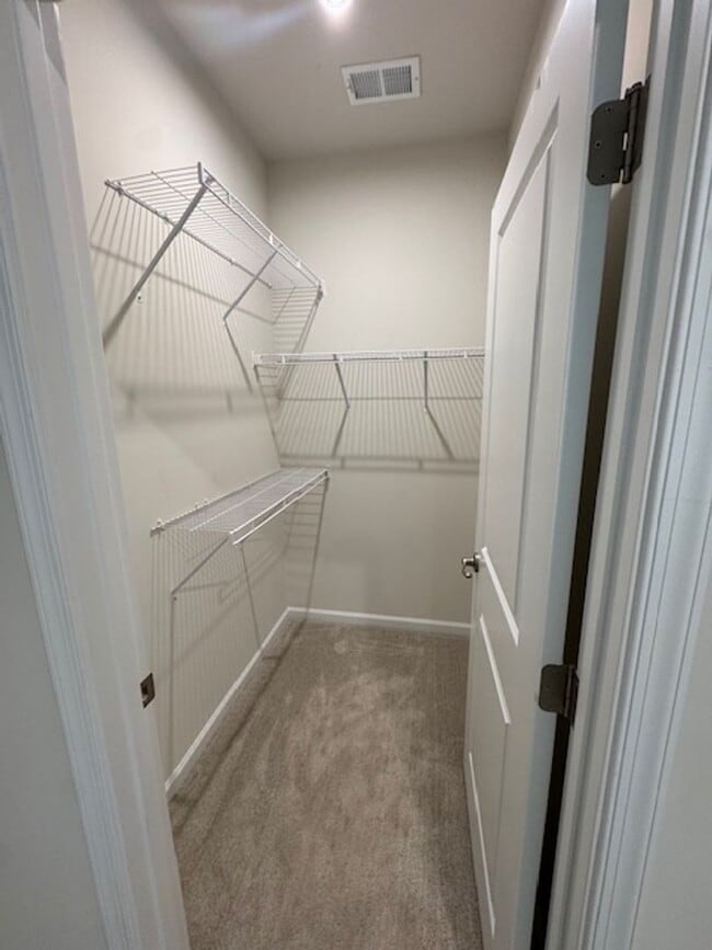 Building Photo - 4BR 3.5BA Townhome w/ 2-Car Garage • Quartz-Island Kitchen • Balcony in Matthews