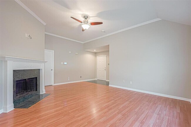 Building Photo - 6419 New World Dr