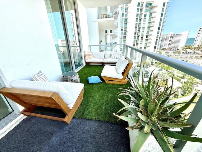 Building Photo - 301 Quay Cmn