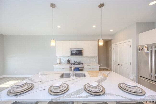 Building Photo - 46 Eagleview Dr