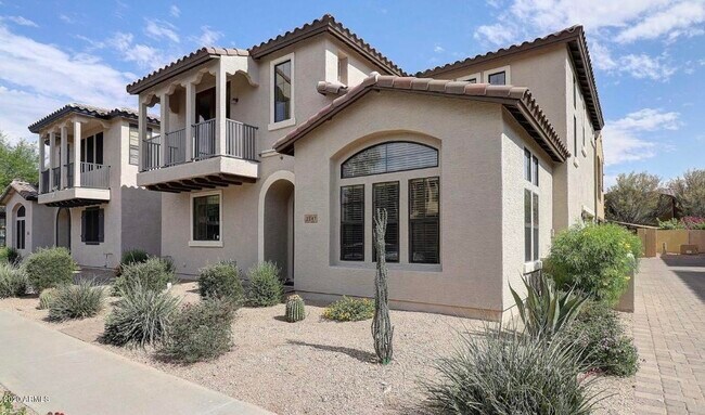 Primary Photo - 2347 W Dusty Wren Dr