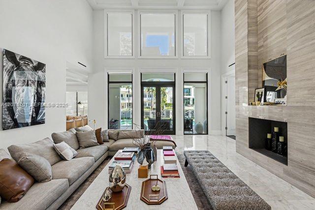 Building Photo - 2627 Castilla Isle
