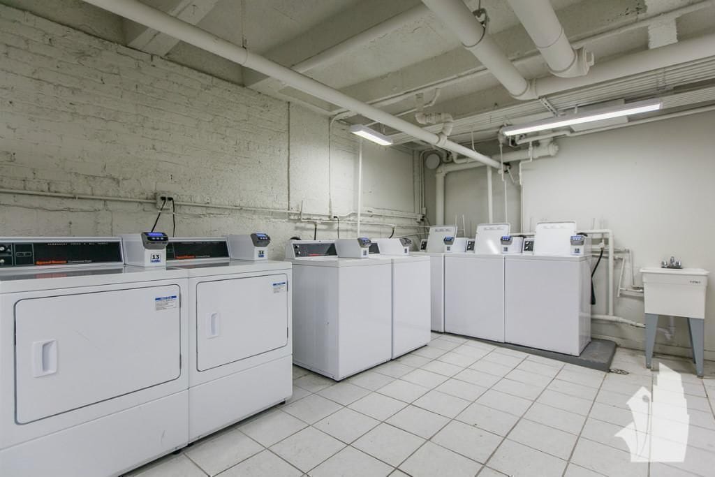 Building Photo - 612 W Patterson Ave