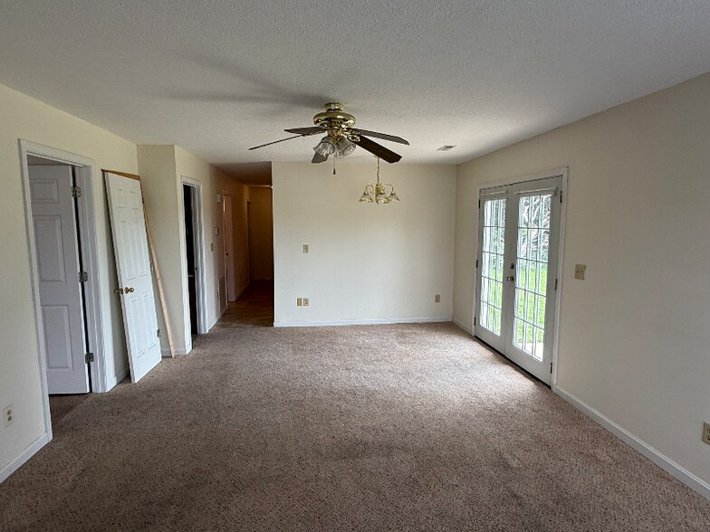 Building Photo - 746 Palmetto Loop