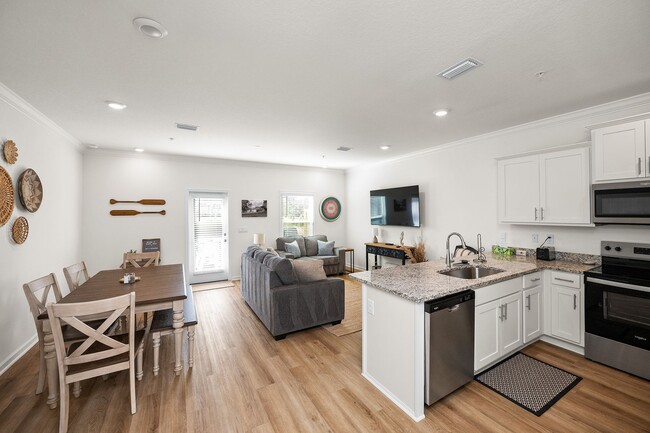 Building Photo - 4013 Blue Water Dr