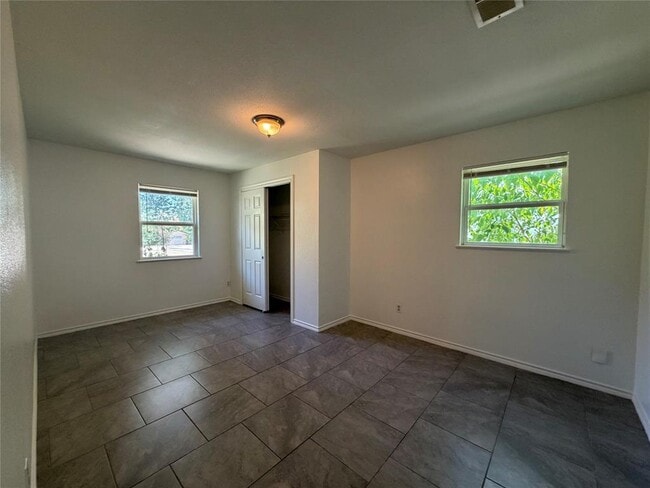 Building Photo - 801 Brushy Creek Dr
