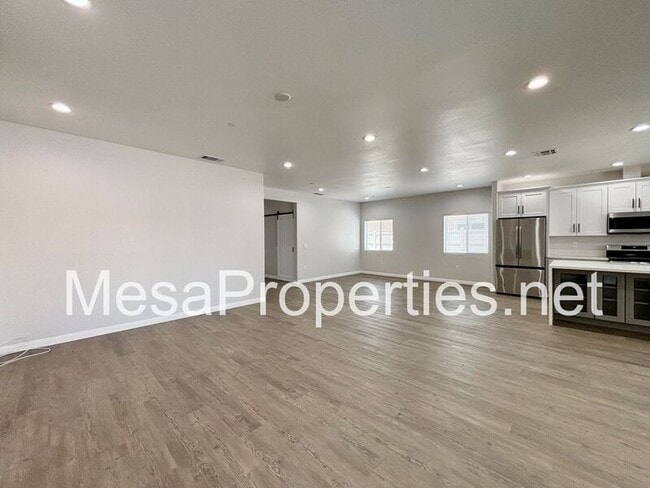 Building Photo - 13555 Sea Gull Dr