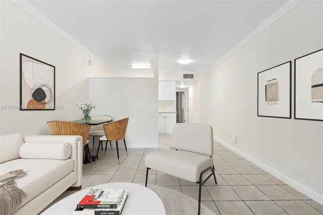 Primary Photo - 1715 N 16th Ave