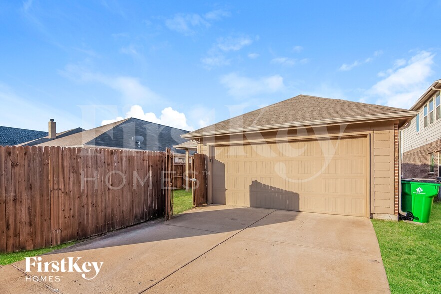 Building Photo - 609 Big Horn Rd