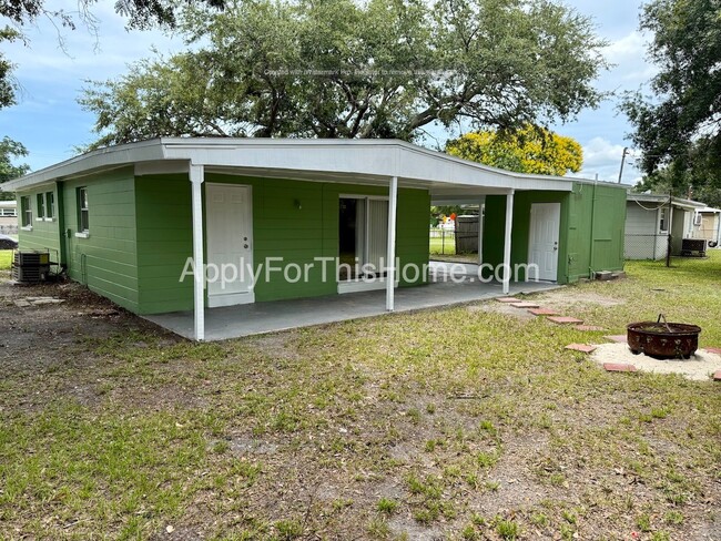 Building Photo - Single Family Home