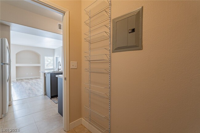 Building Photo - 8250 N Grand Canyon Dr