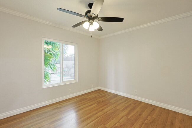 Building Photo - 2-Bed, 1.5-Bath Condo in Convenient El Cajon Location