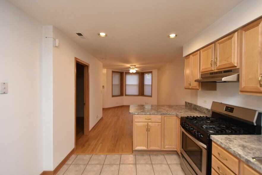 Building Photo - 2724 N Magnolia Ave