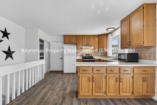 Building Photo - Spacious 3BR Home with Finished Basement in St. Charles