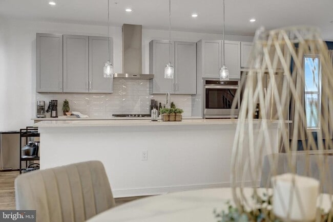 Building Photo - 20941 Bluebird Sq