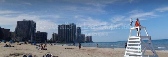 Building Photo - 6030 N Sheridan Rd