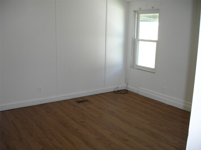 Building Photo - 4201 Wells Dr