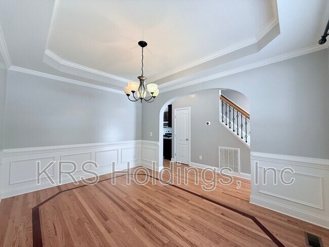Building Photo - 5810 Spring Glen Lane