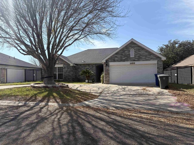 Building Photo - 8814 Crossway Dr