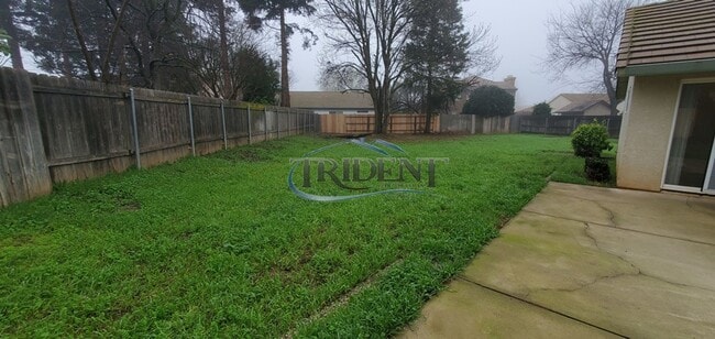 Building Photo - Beautiful Yuba City home on a large lot