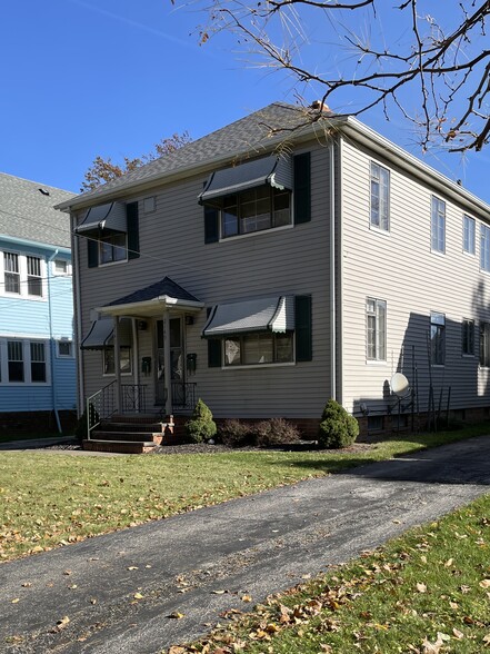 Nice Curb Appeal! - 2147 Eldred Ave