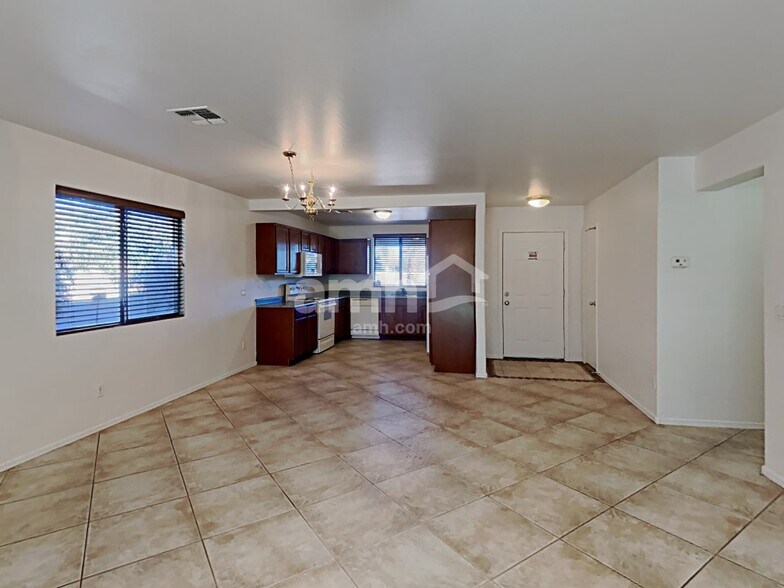 Building Photo - 7508 S 37th Ln