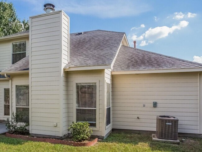 Building Photo - 13314 Chasworth Dr