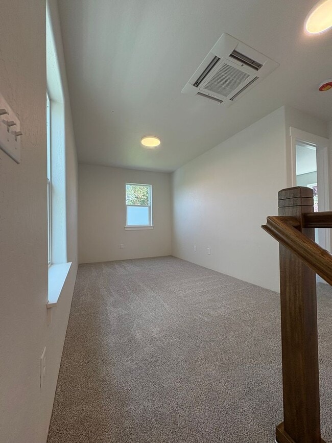 Building Photo - Brand New Modern 2-Story Home