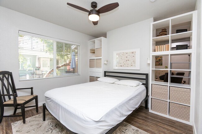 Building Photo - 1 Bed | 1 Bath -  Bungalow Style Unit