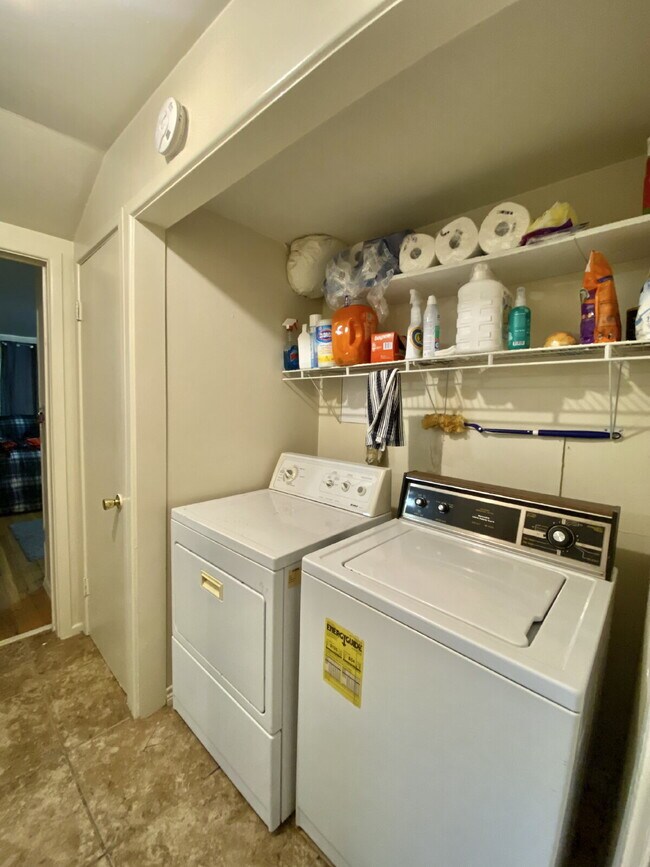 Building Photo - Available Late July! Four Bedroom in Tech ...