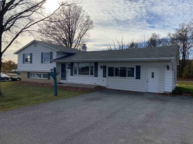 Primary Photo - 10217 Auburn Rd