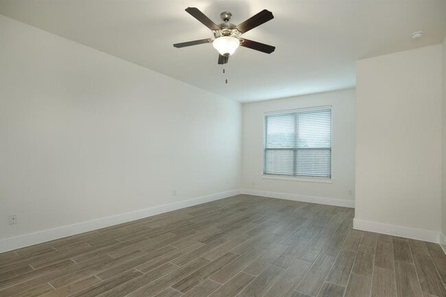 Building Photo - 436 Parkline Dr