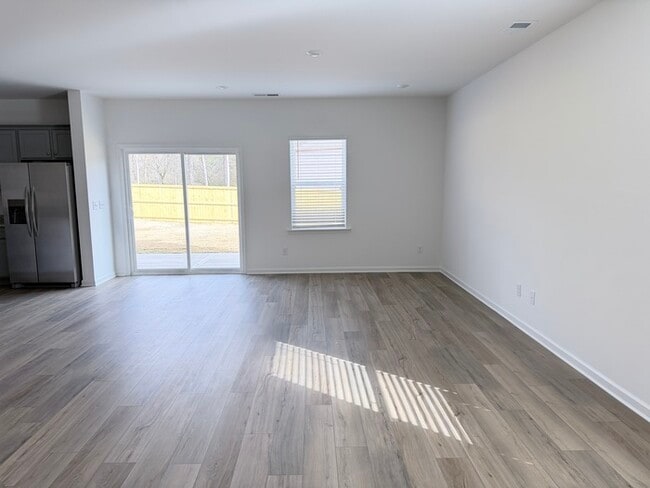 Building Photo - 173 Elijah St