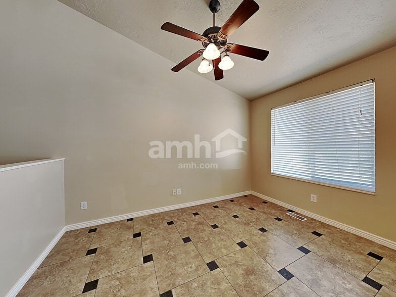 Building Photo - 1381 N 2225 W